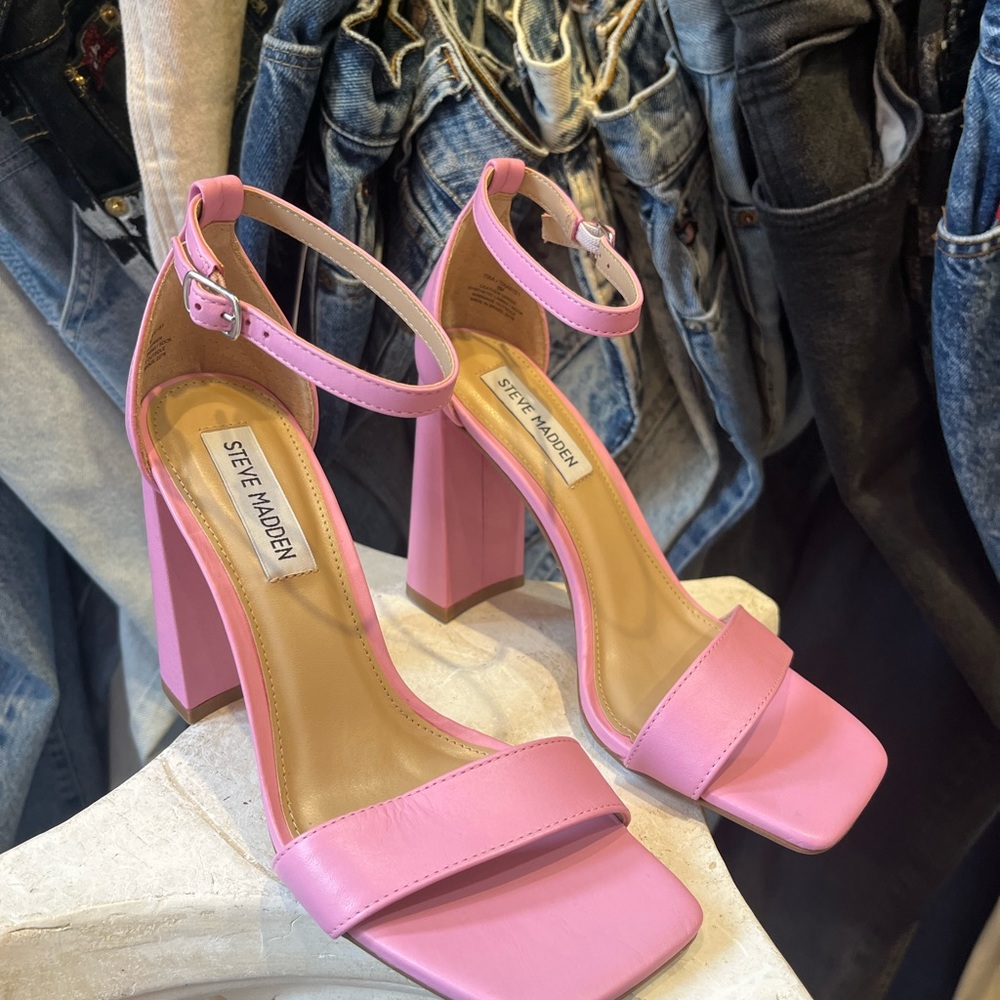 Steve Madden - Tia Block Heel Vegan Leather Sandal Heels - Rose Pink Brand new - Picture 2 of 5